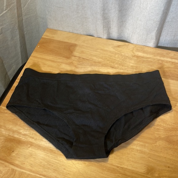 NWT 3 pair Victoria’s Secret 1 pair pink underwear - Picture 12 of 15